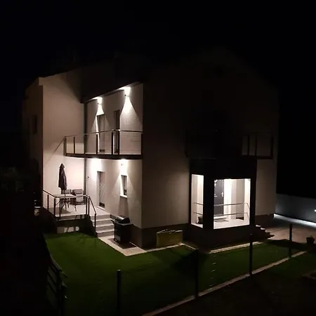 Tara Gostinjska kuća *